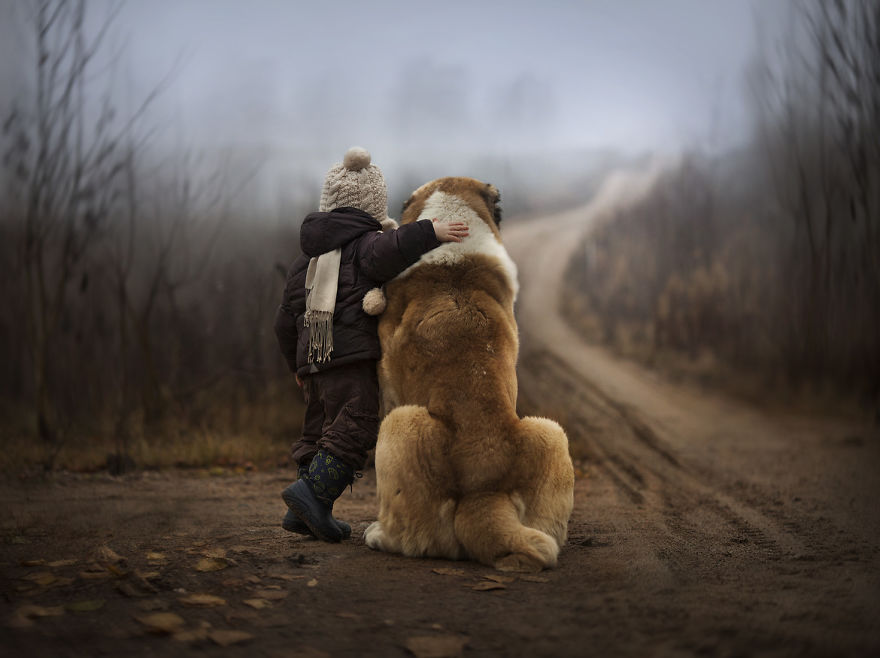 animal-children-photography-elena-shumilova-2.jpg