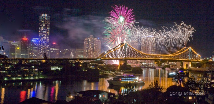 riverfire1.jpg